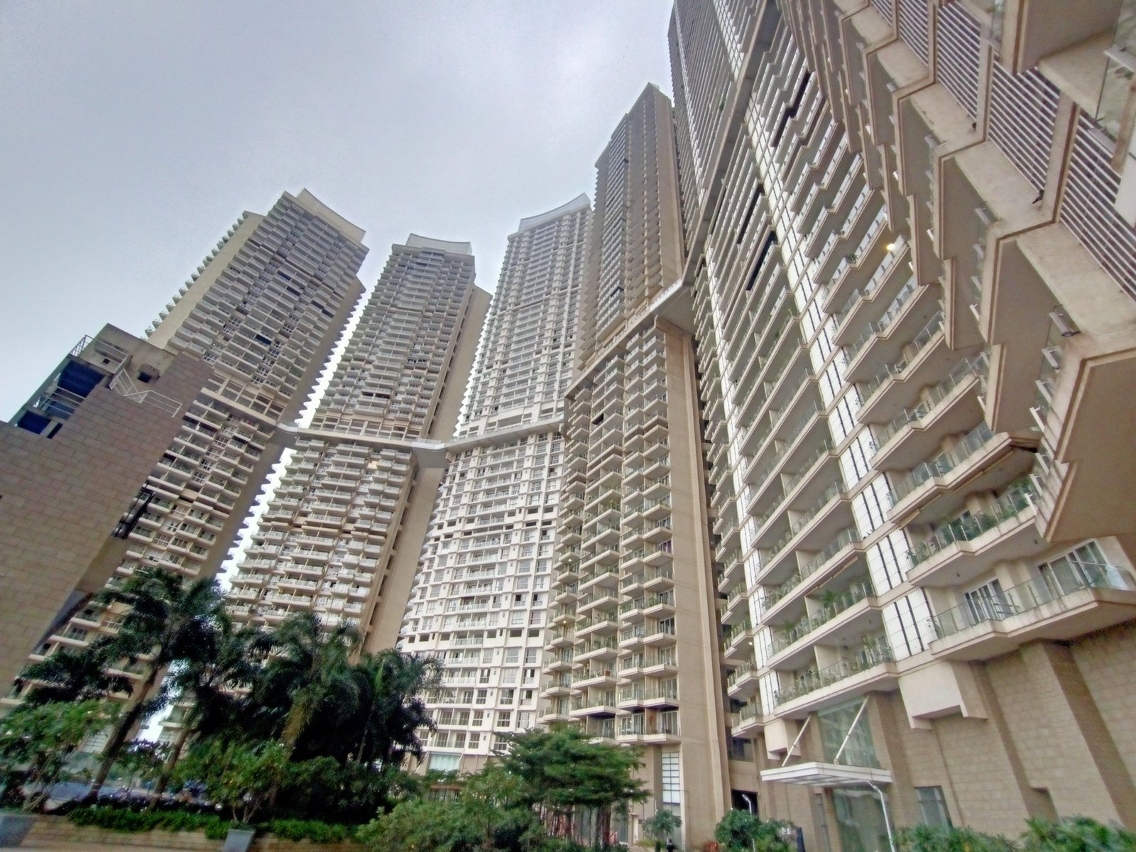L&T Crescent Bay