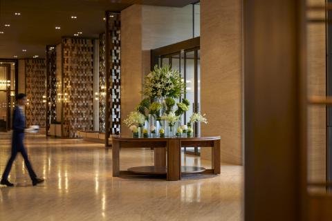 Oberoi Three Sixty West Gallery Photo 3
